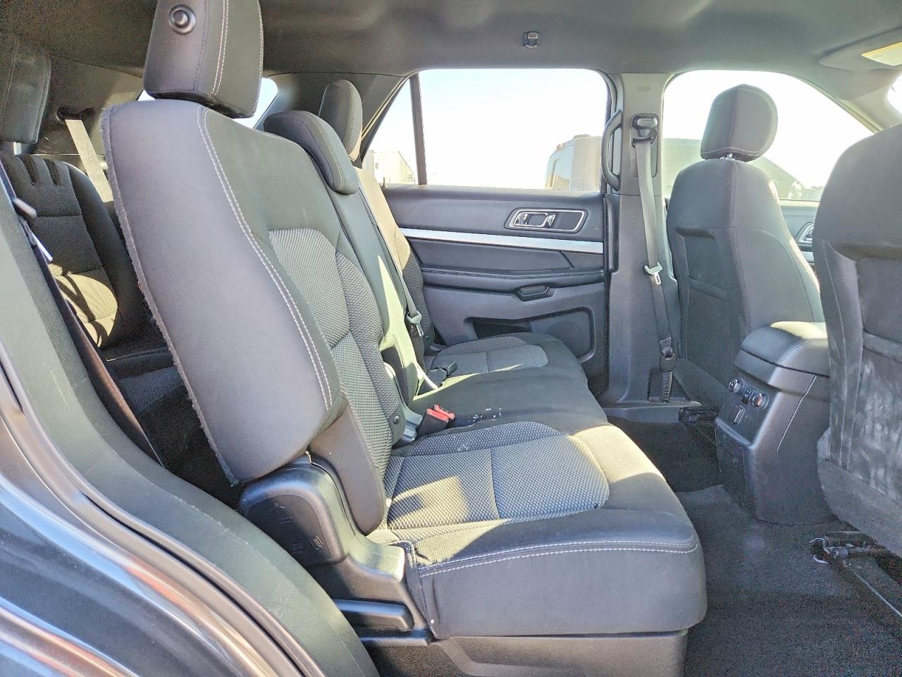 2017 FORD EXPLORER XLT photo 11