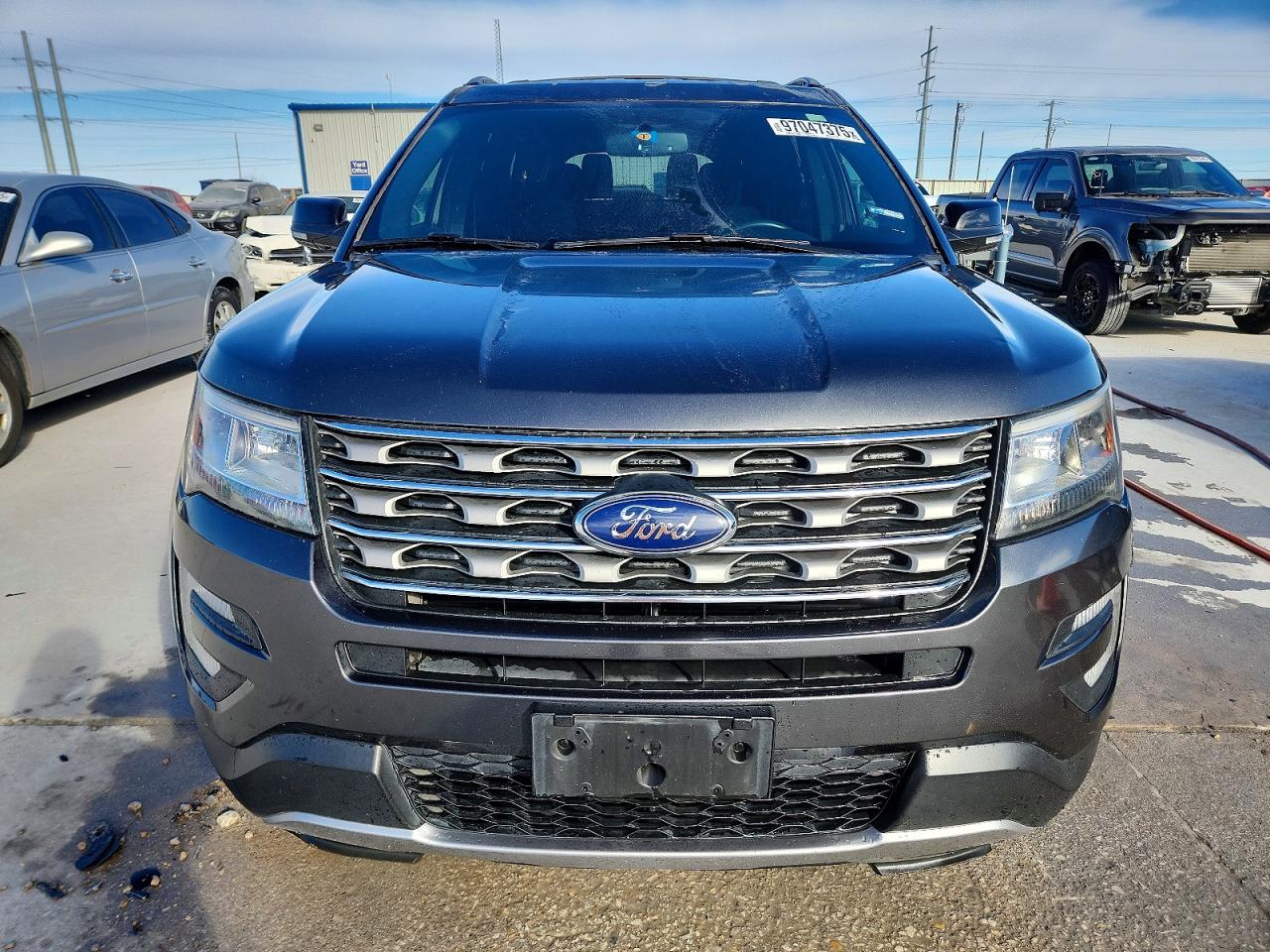 2017 FORD EXPLORER XLT photo 5