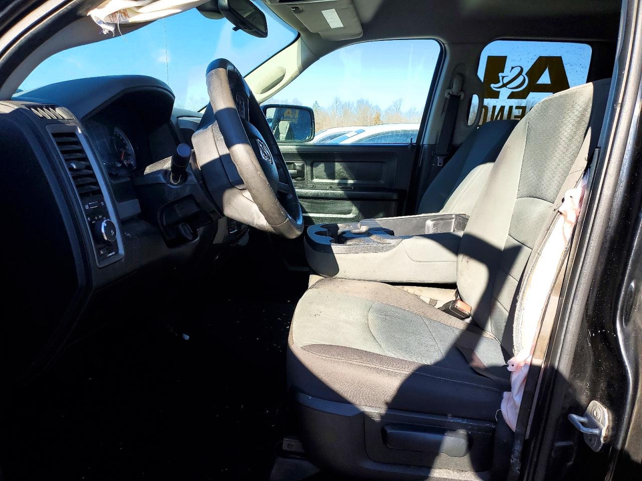 2014 RAM 1500 ST photo 13