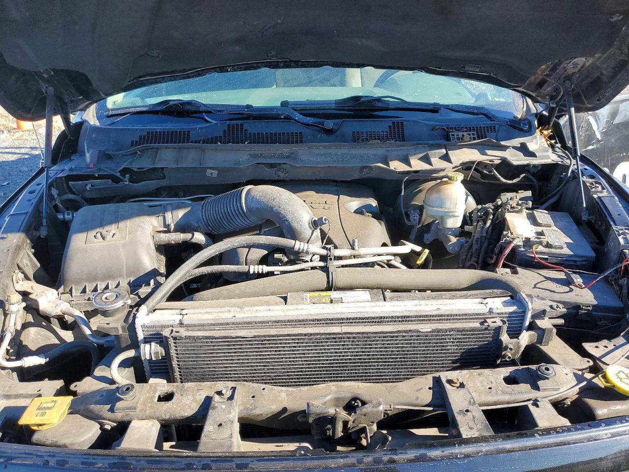 2014 RAM 1500 ST photo 21