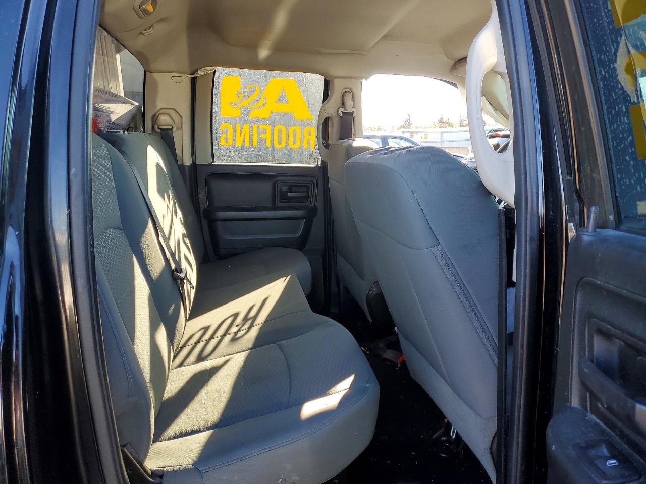 2014 RAM 1500 ST photo 19