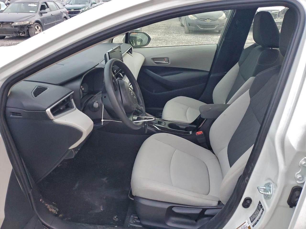 2021 TOYOTA COROLLA LE photo 13