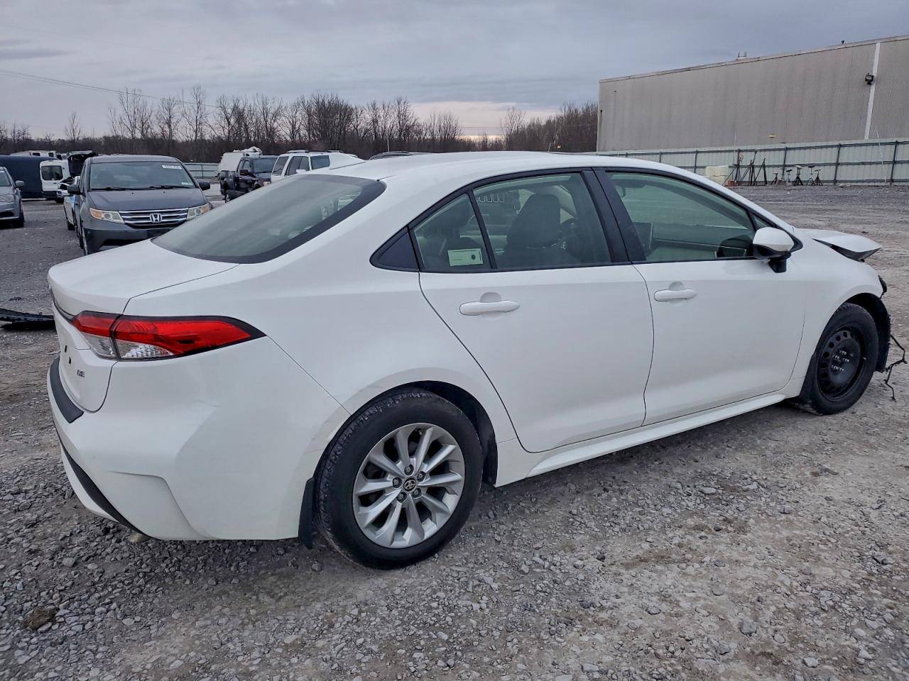 2021 TOYOTA COROLLA LE photo 5