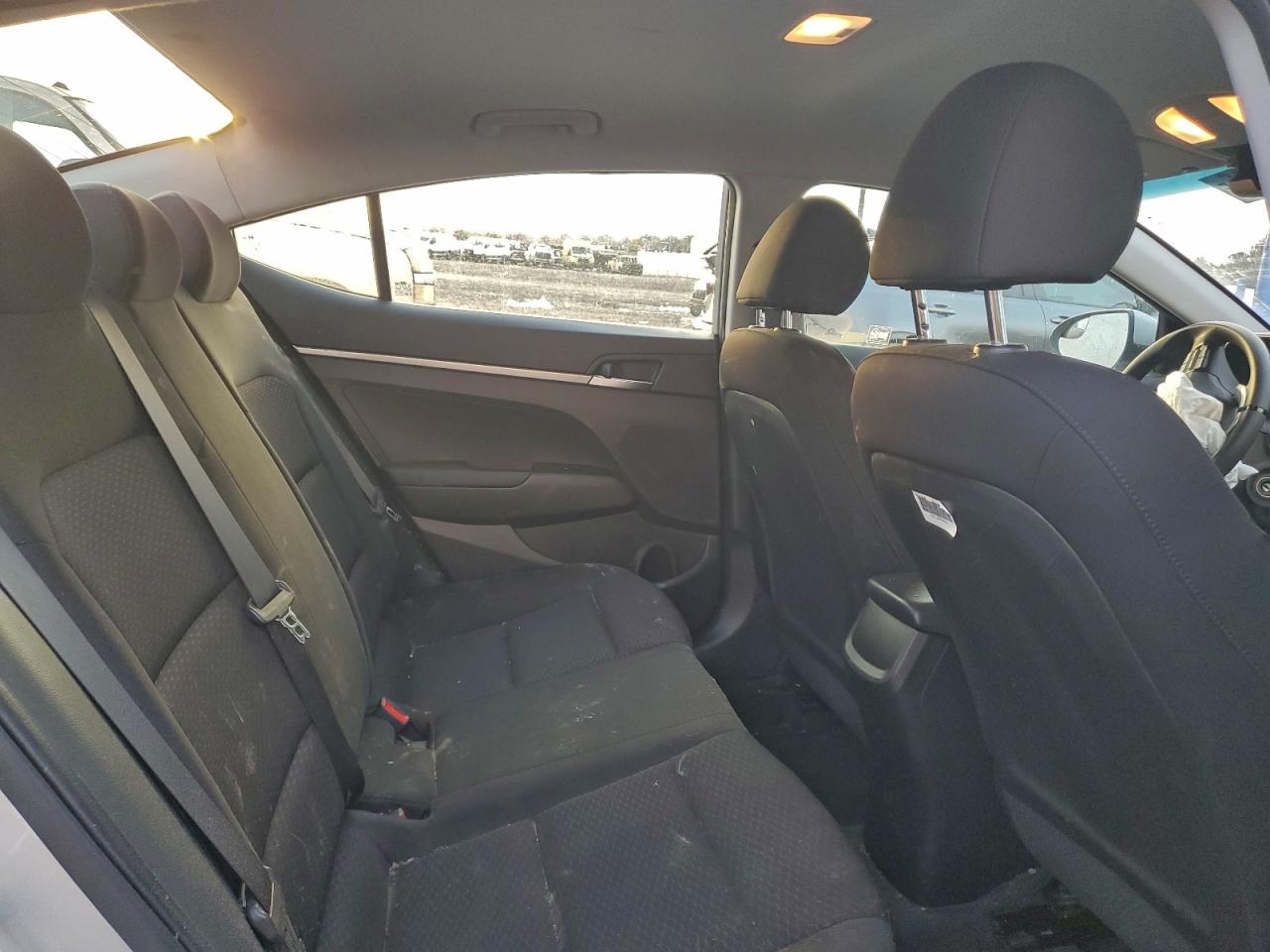 2020 HYUNDAI ELANTRA SE photo 19