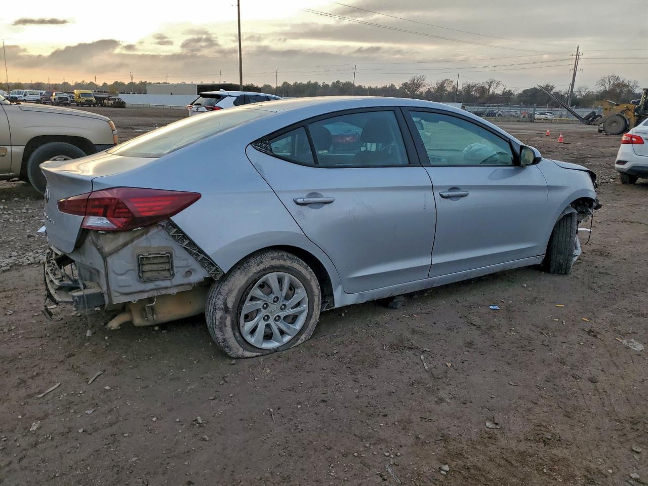 2020 HYUNDAI ELANTRA SE photo 5