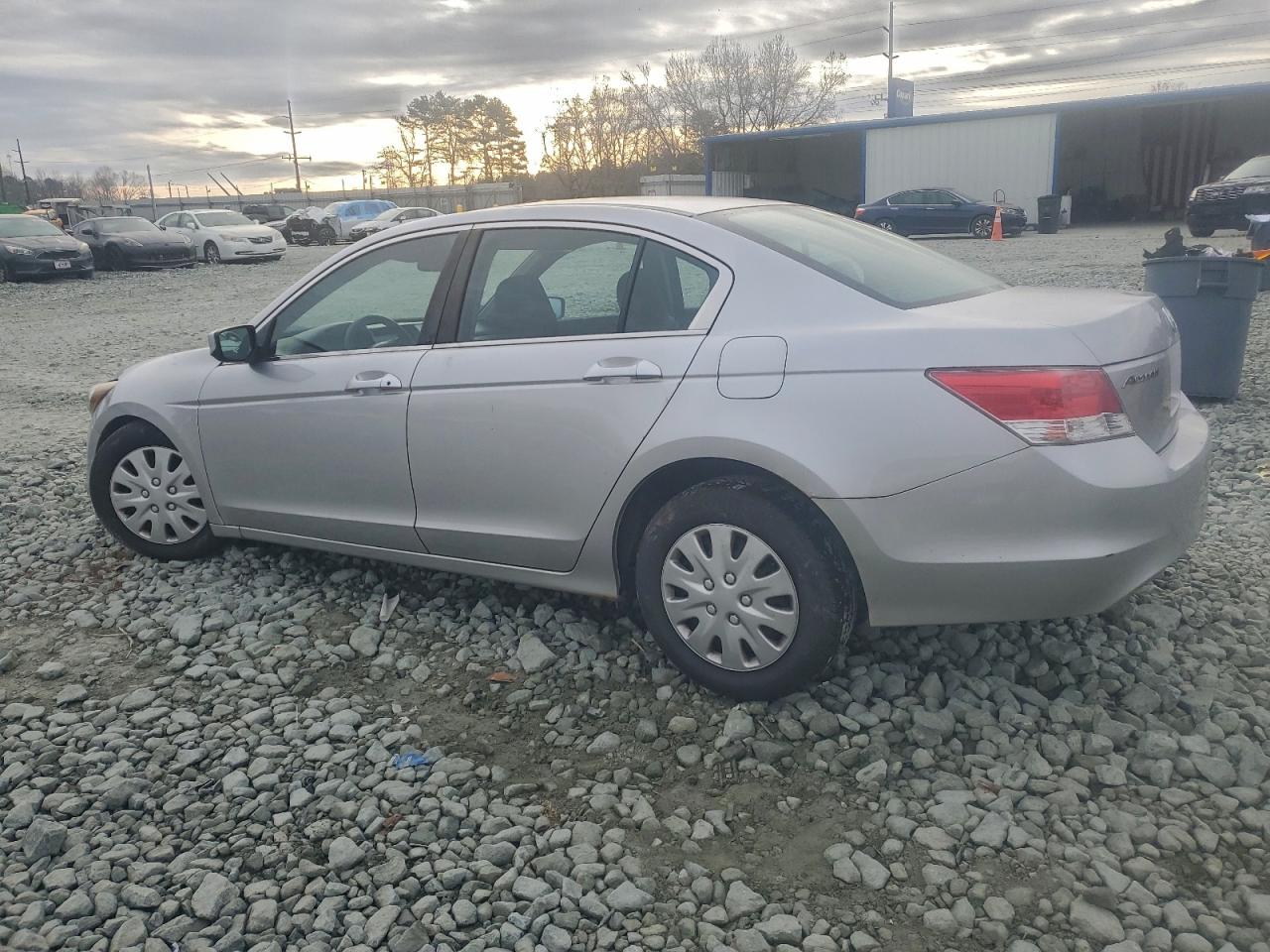 2010 HONDA ACCORD LX photo 4