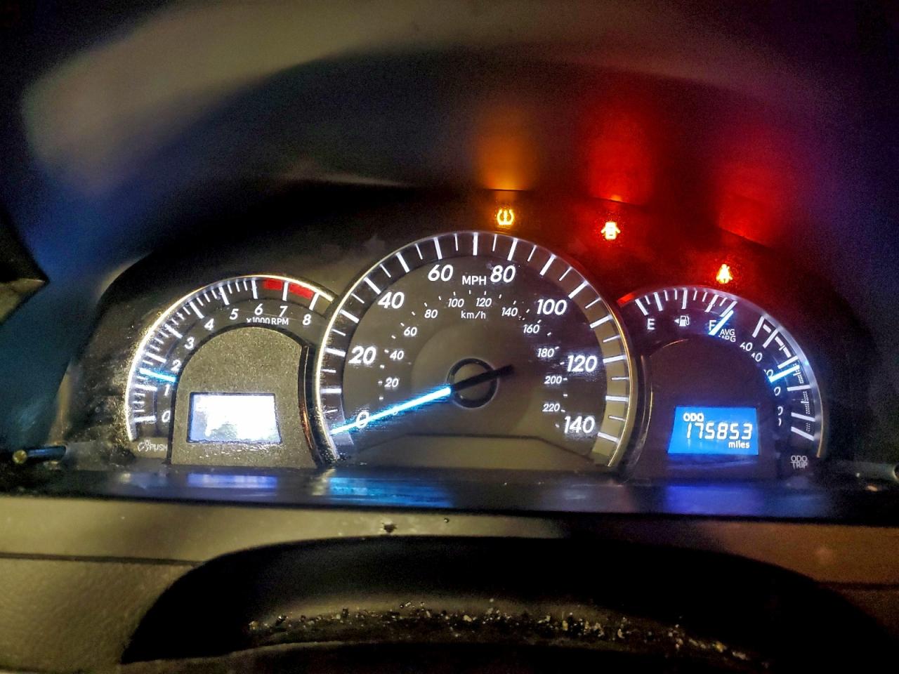 2014 TOYOTA CAMRY L photo 17