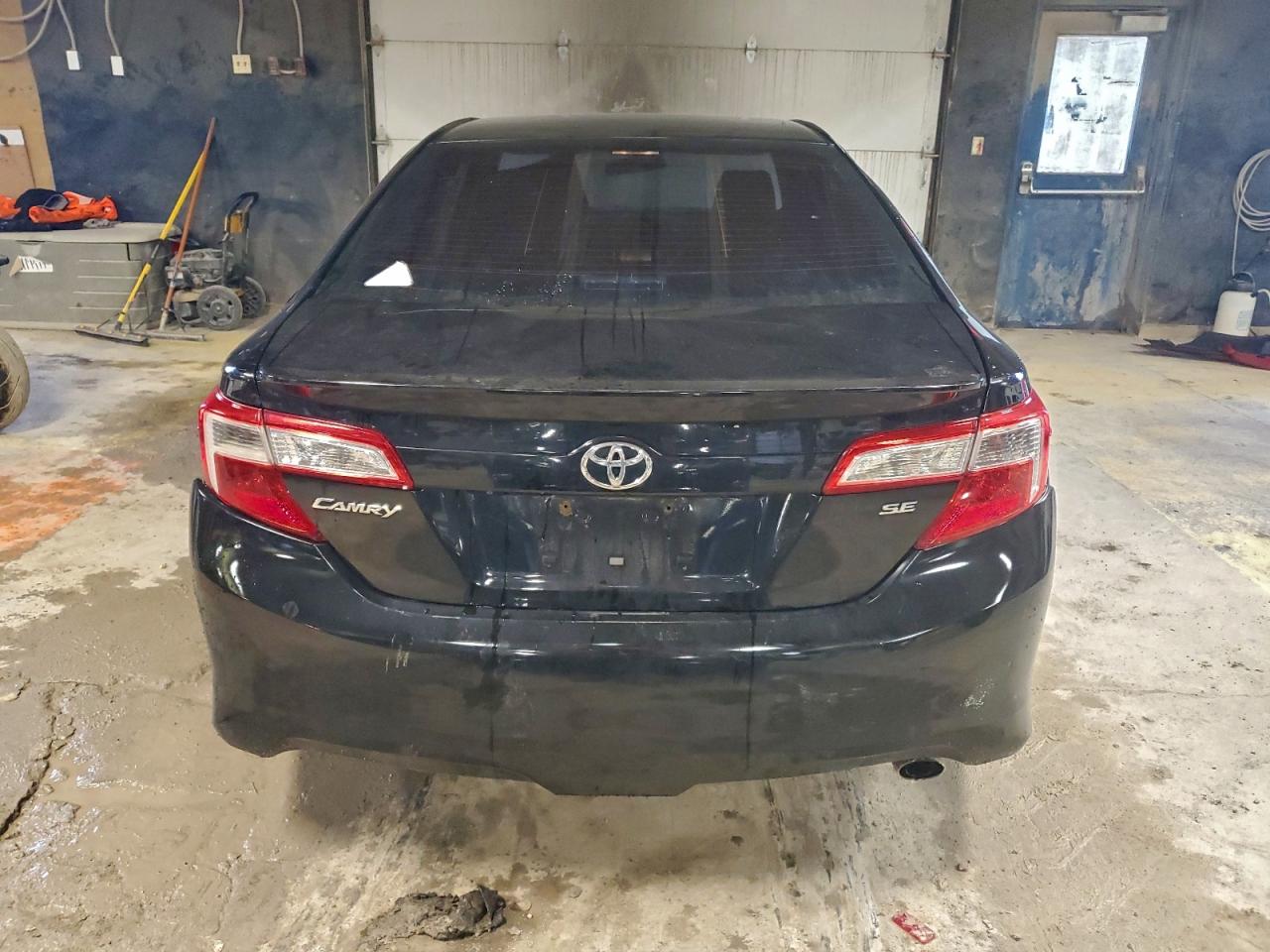 2014 TOYOTA CAMRY L photo 11