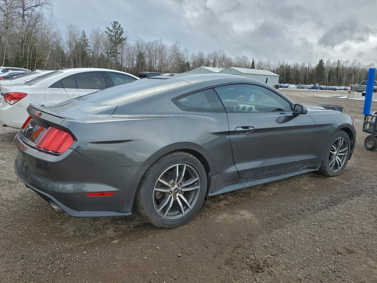2016 FORD MUSTANG photo 3