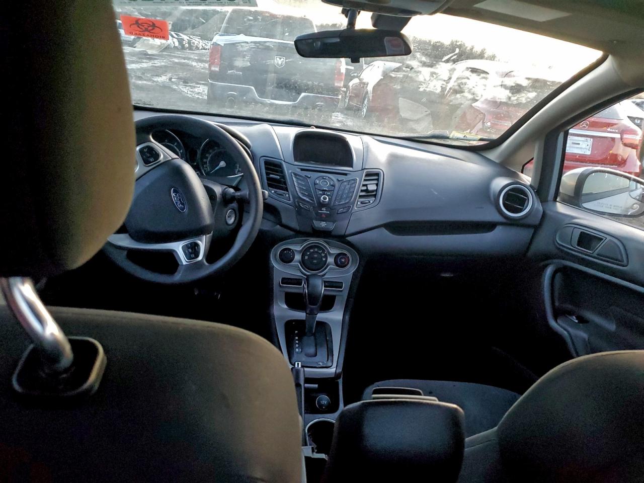 2018 FORD FIESTA SE photo 22