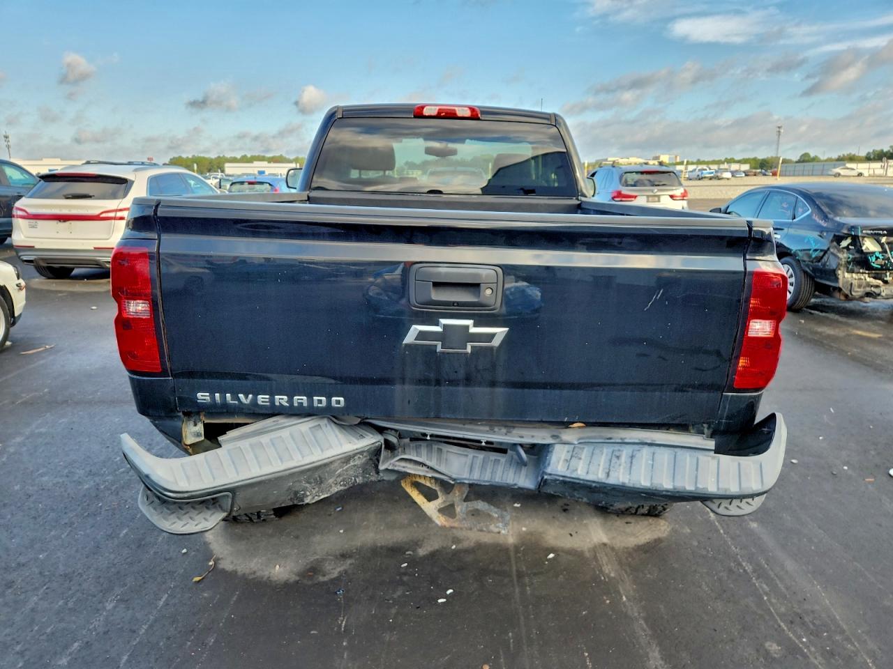 2015 CHEVROLET SILVERADO K1500 photo 6