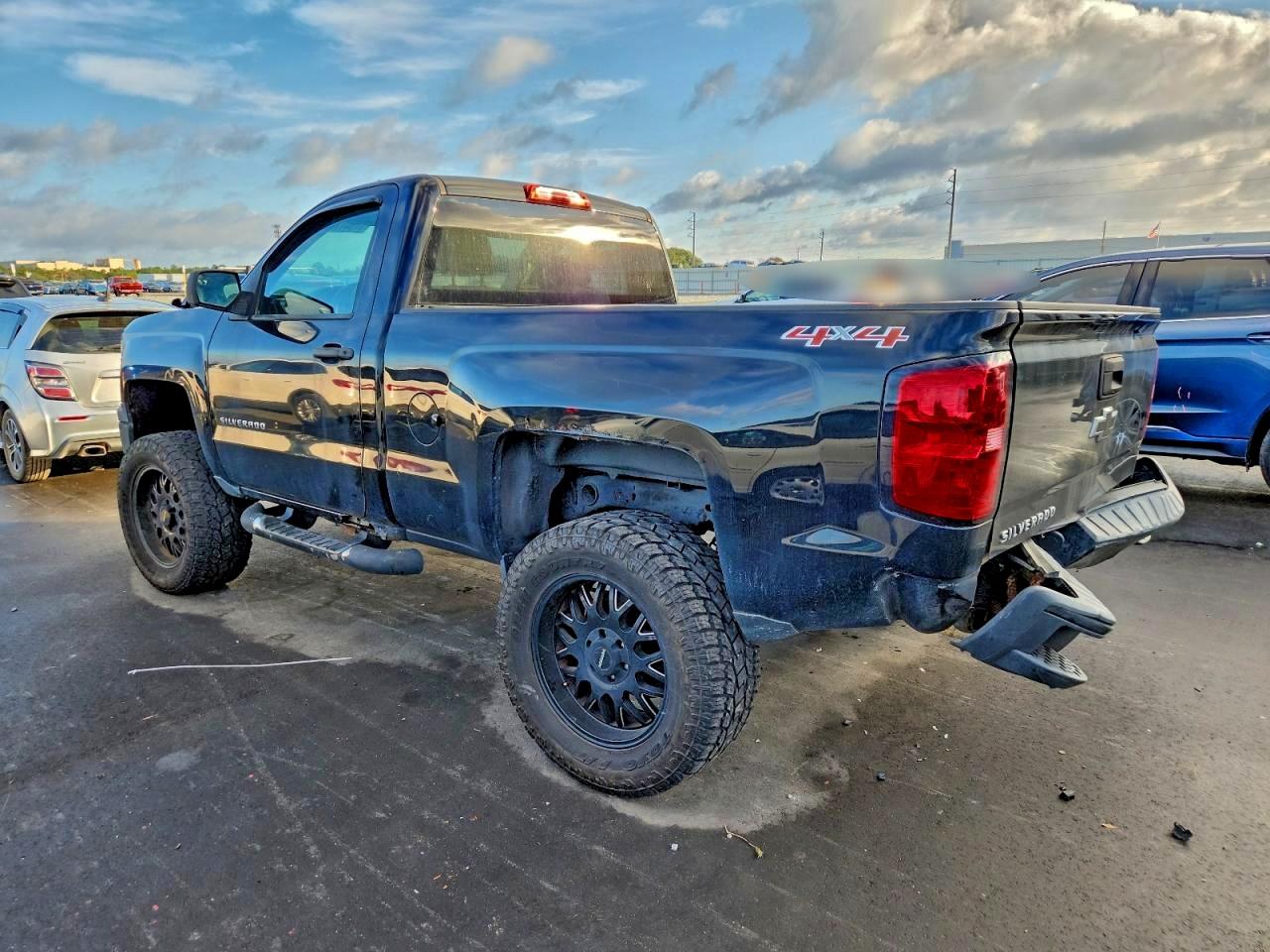 2015 CHEVROLET SILVERADO K1500 photo 2