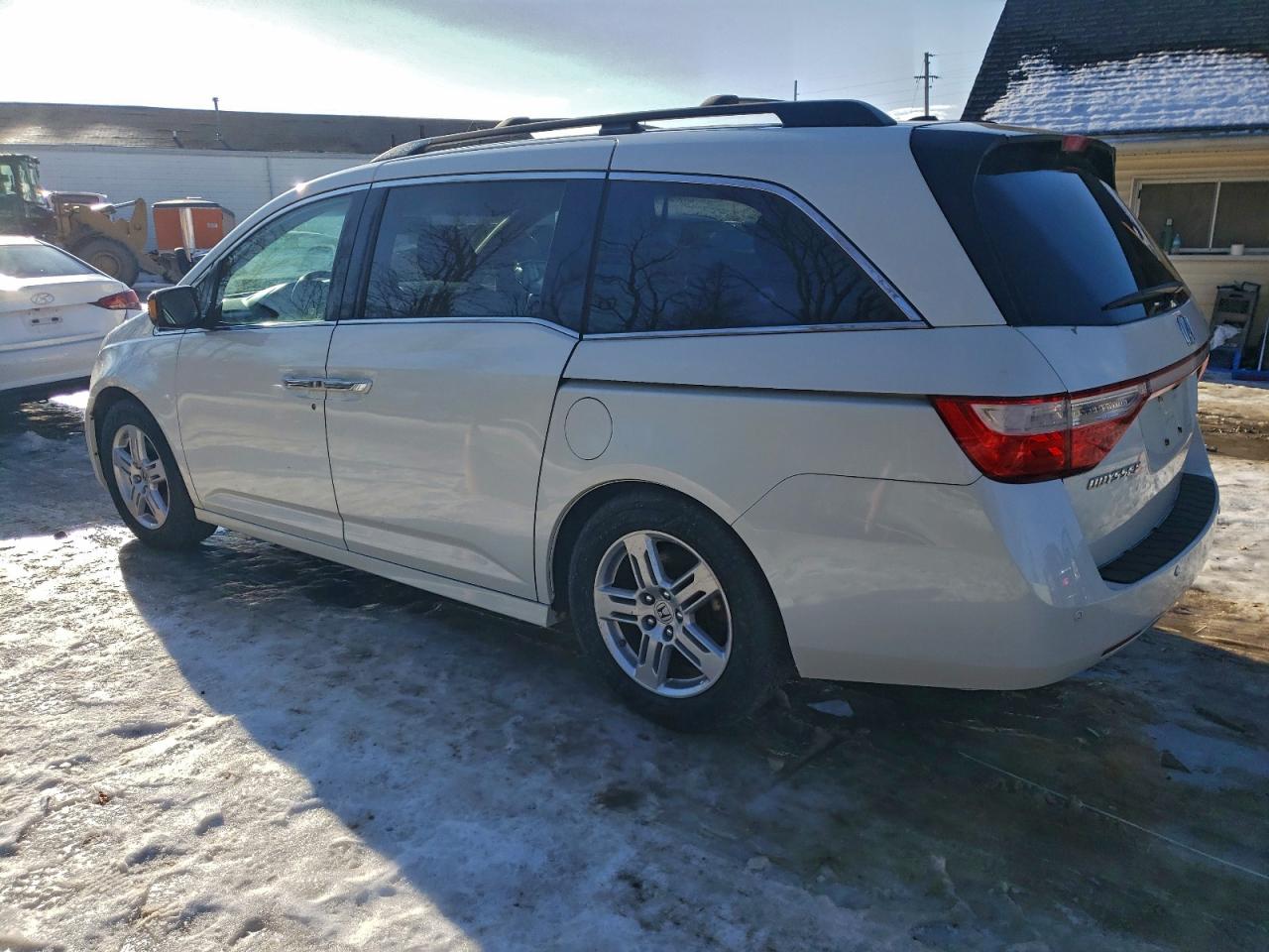 2012 HONDA ODYSSEY TOURING photo 3