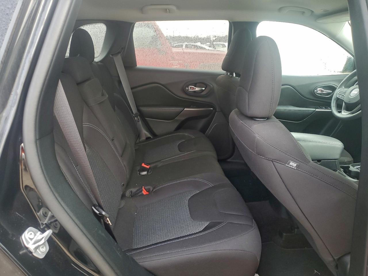 2019 JEEP CHEROKEE LATITUDE photo 28