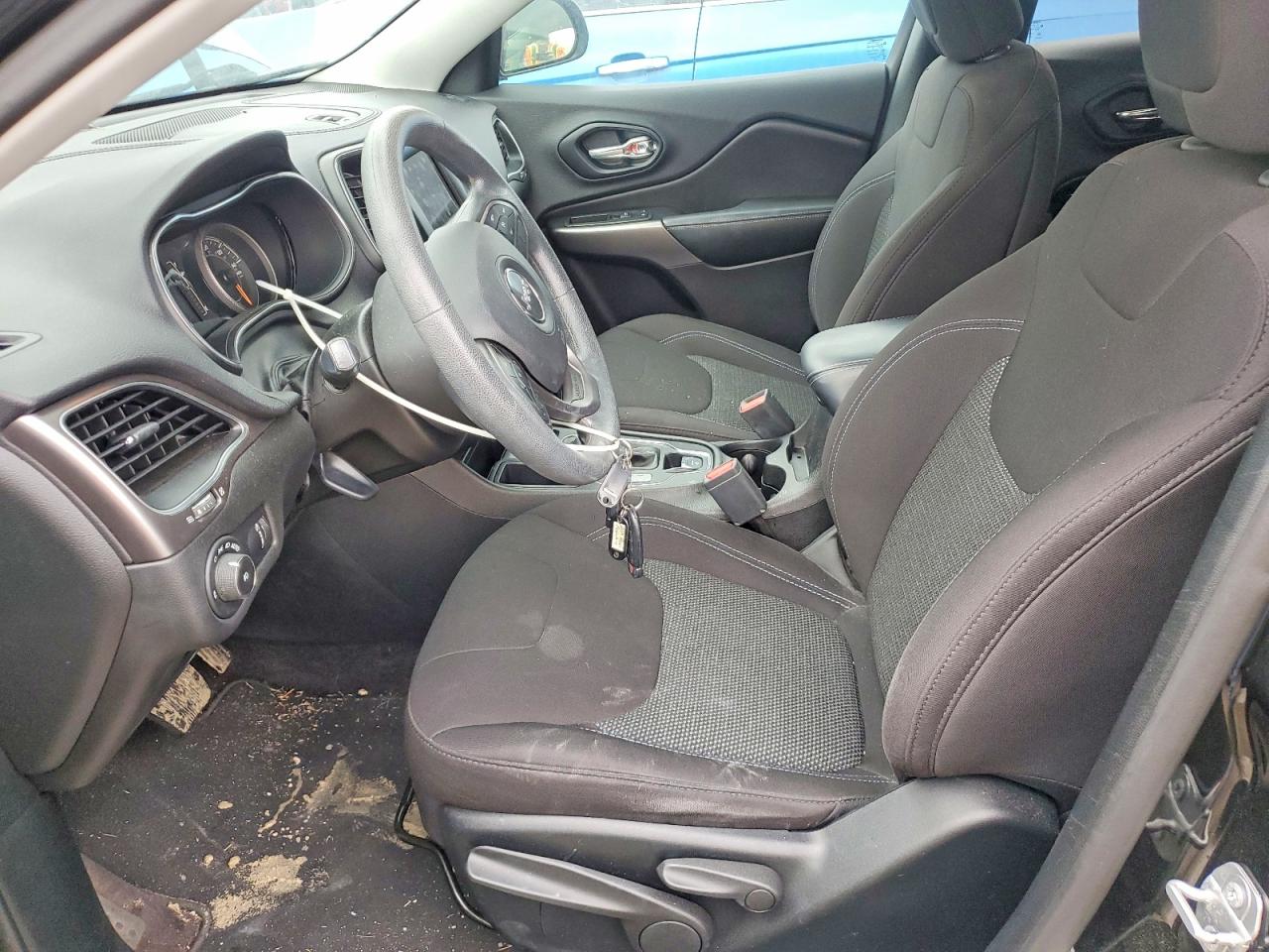 2019 JEEP CHEROKEE LATITUDE photo 19