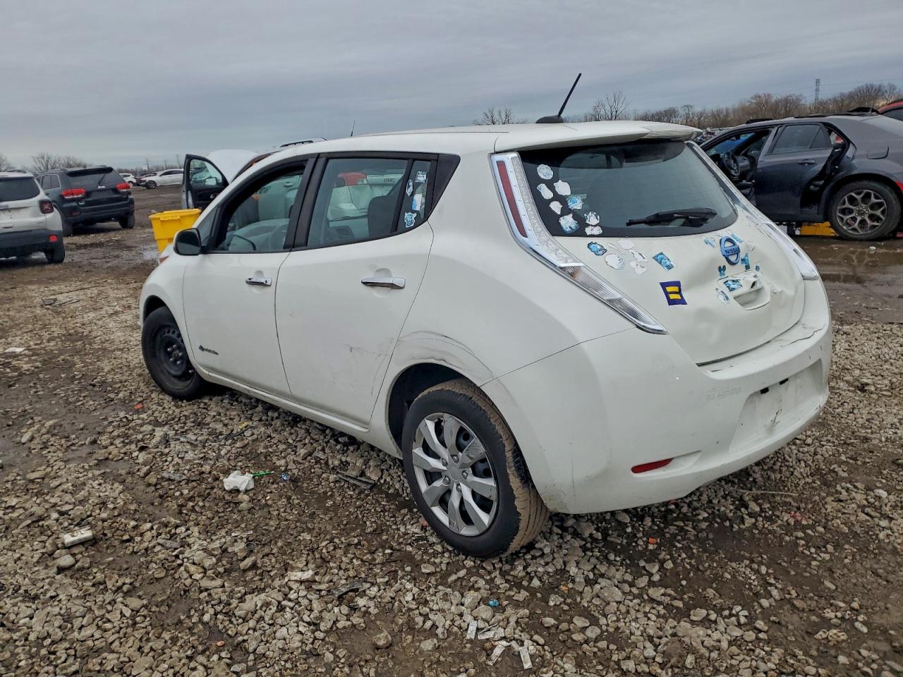 2013 NISSAN LEAF S photo 2