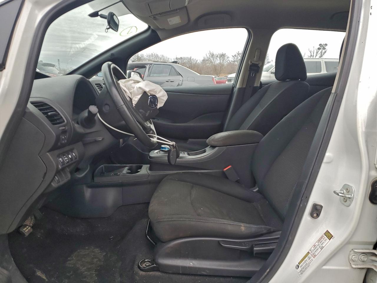 2013 NISSAN LEAF S photo 7