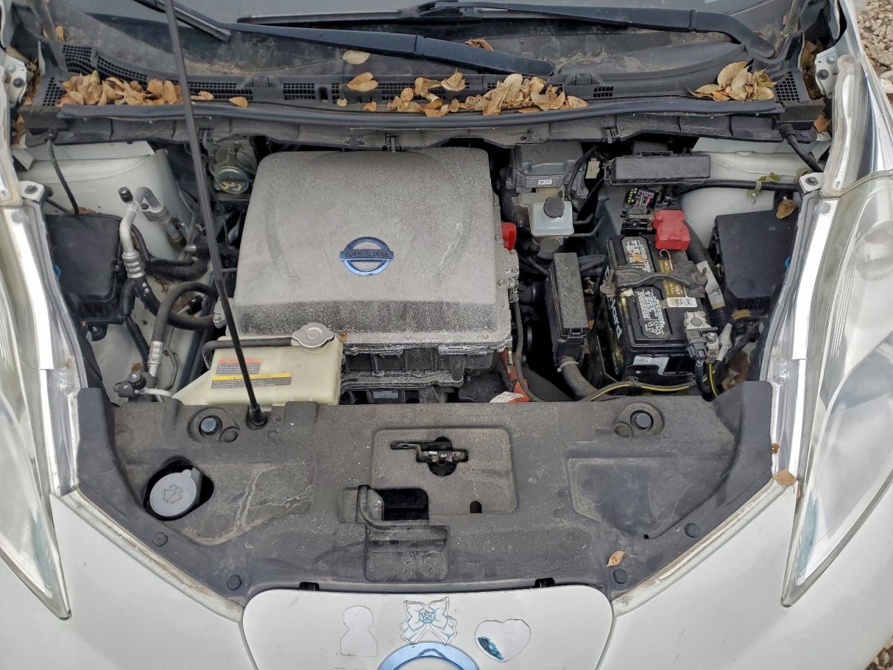 2013 NISSAN LEAF S photo 11