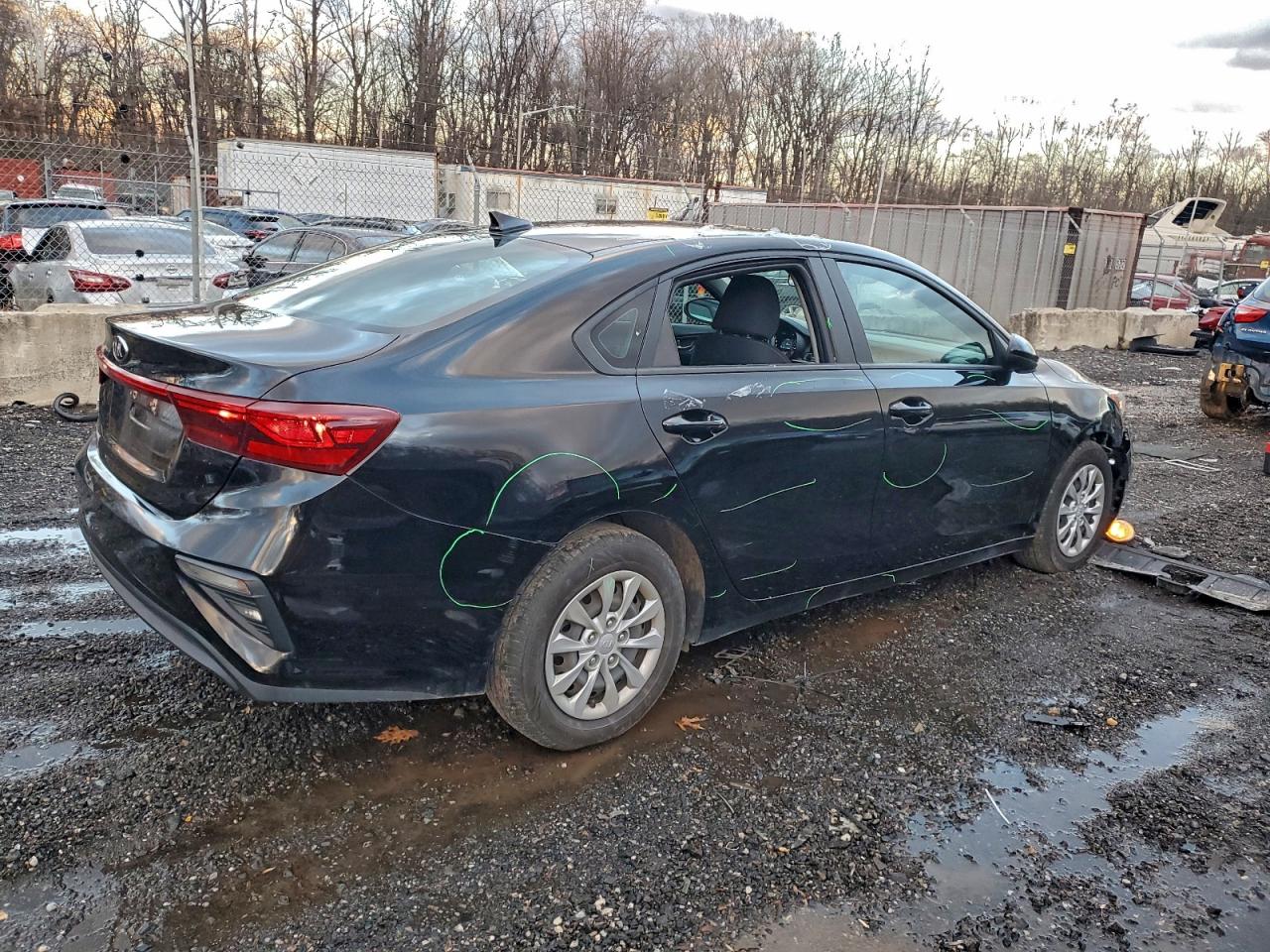 2021 KIA FORTE FE photo 3