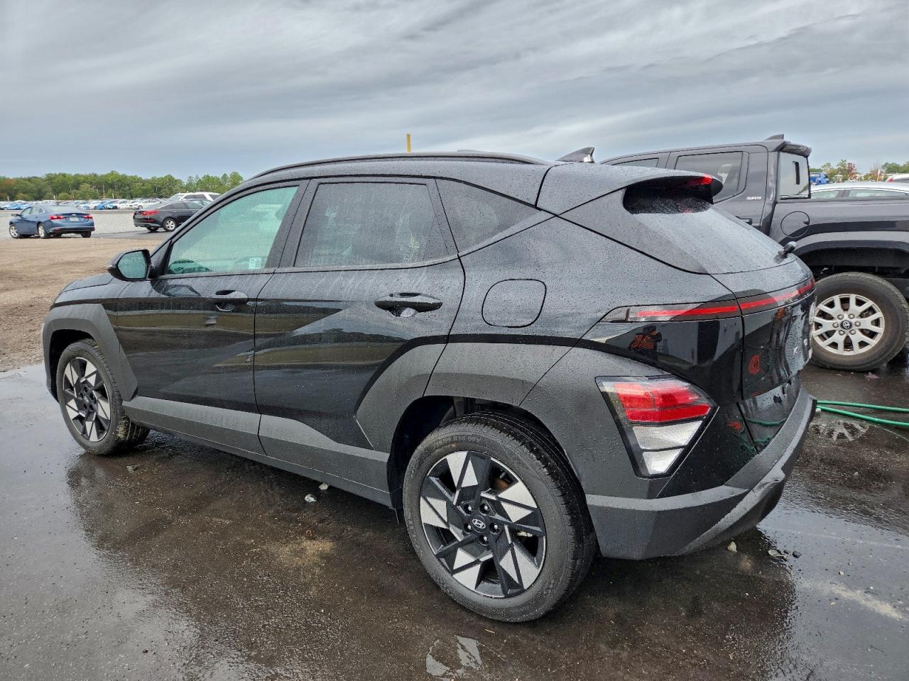 2025 HYUNDAI KONA SEL photo 2