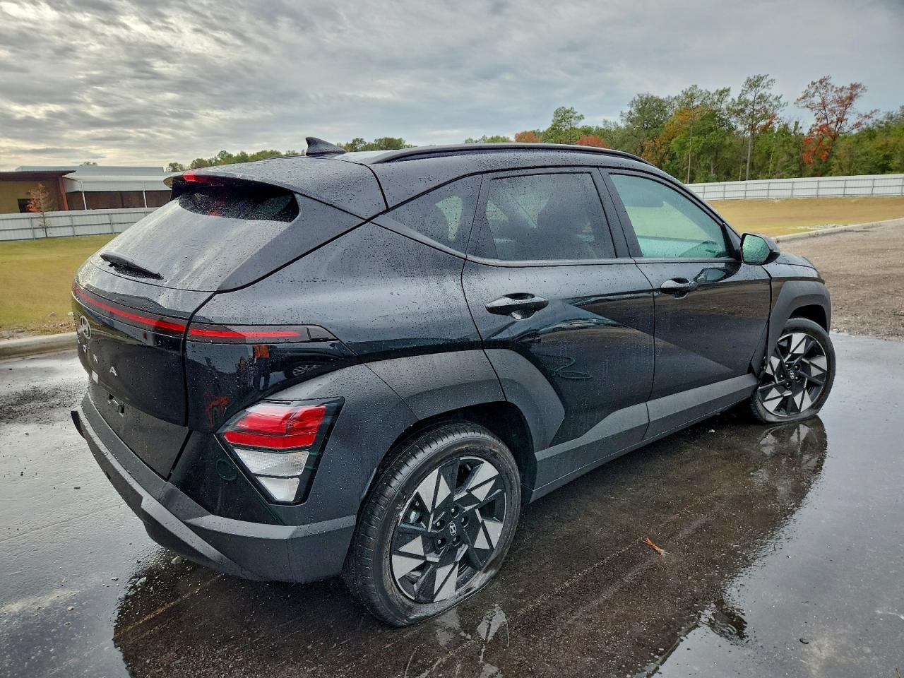 2025 HYUNDAI KONA SEL photo 3