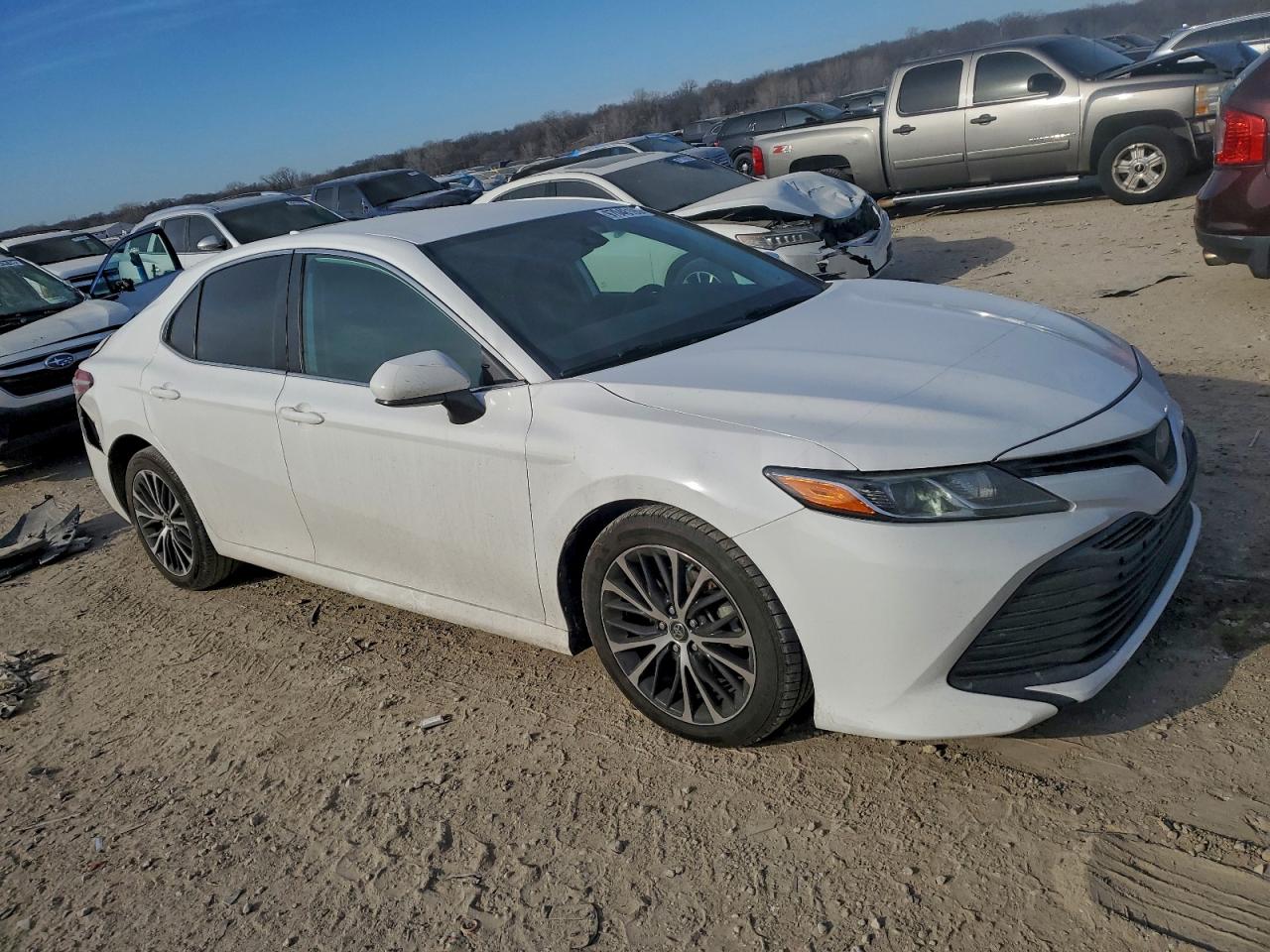 2019 TOYOTA CAMRY L photo 4