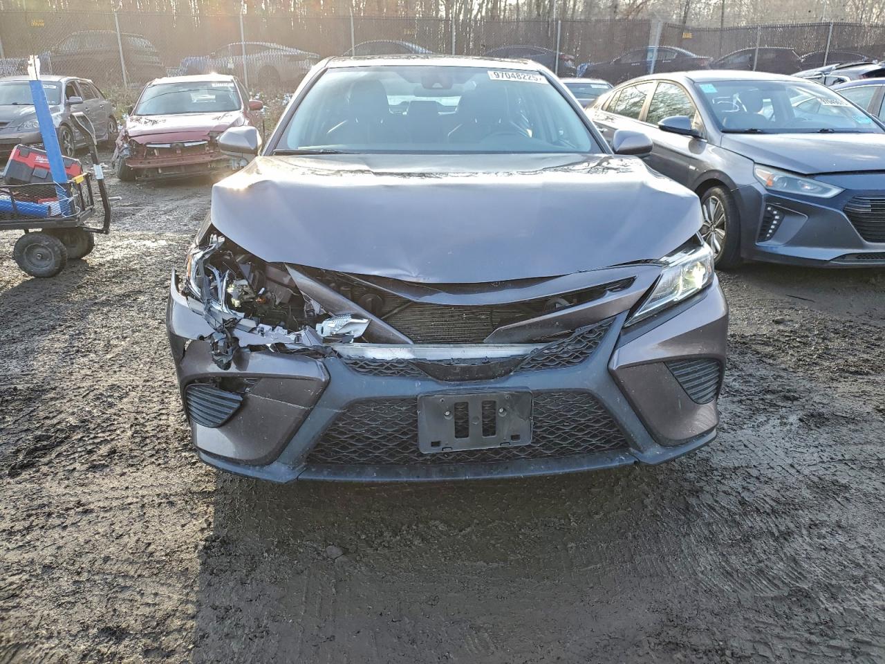 2020 TOYOTA CAMRY SE photo 5