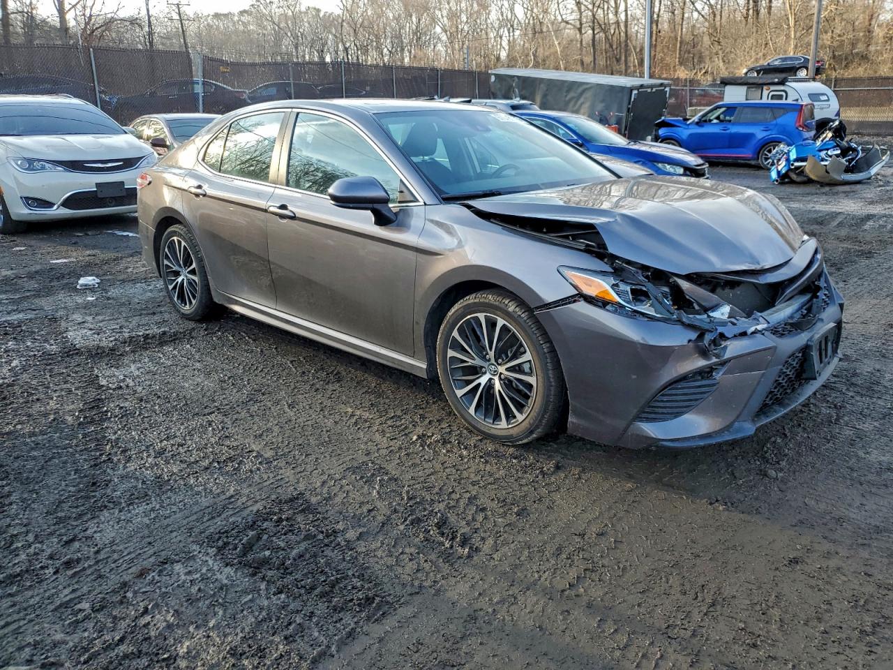 2020 TOYOTA CAMRY SE photo 4