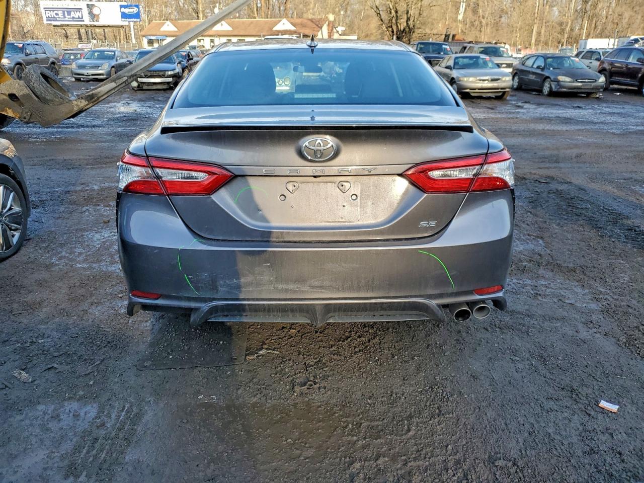 2020 TOYOTA CAMRY SE photo 6
