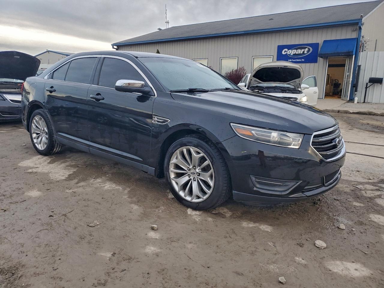 2015 FORD TAURUS LIMITED photo 4