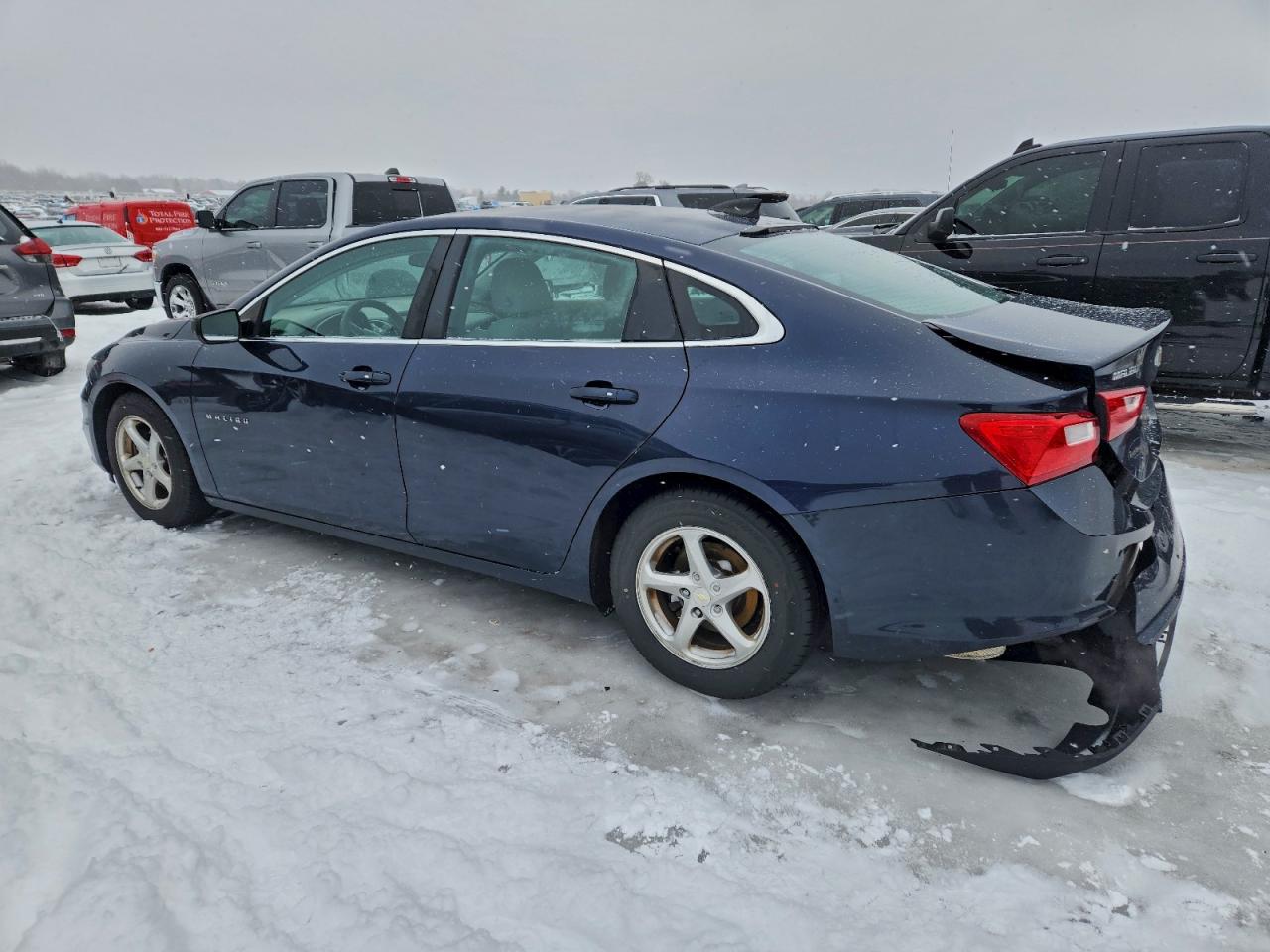 2016 CHEVROLET MALIBU LS photo 2