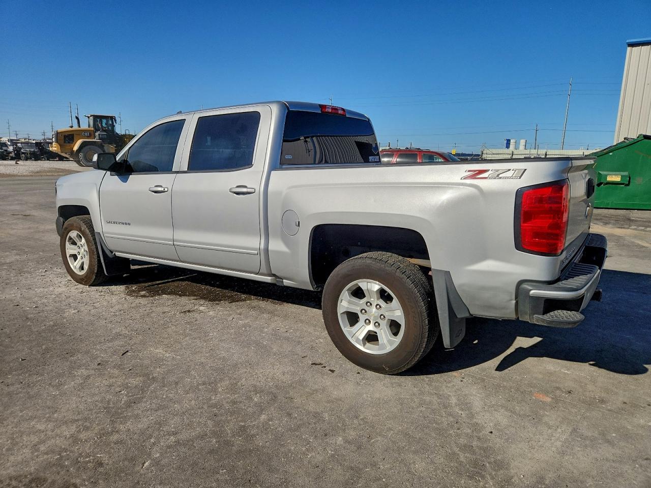 2018 CHEVROLET SILVERADO K1500 LT photo 3
