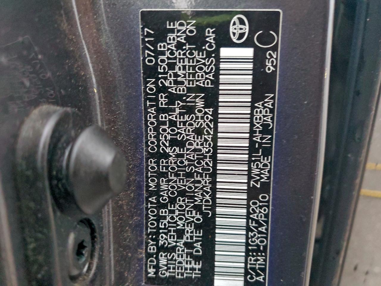 2017 TOYOTA PRIUS photo 23