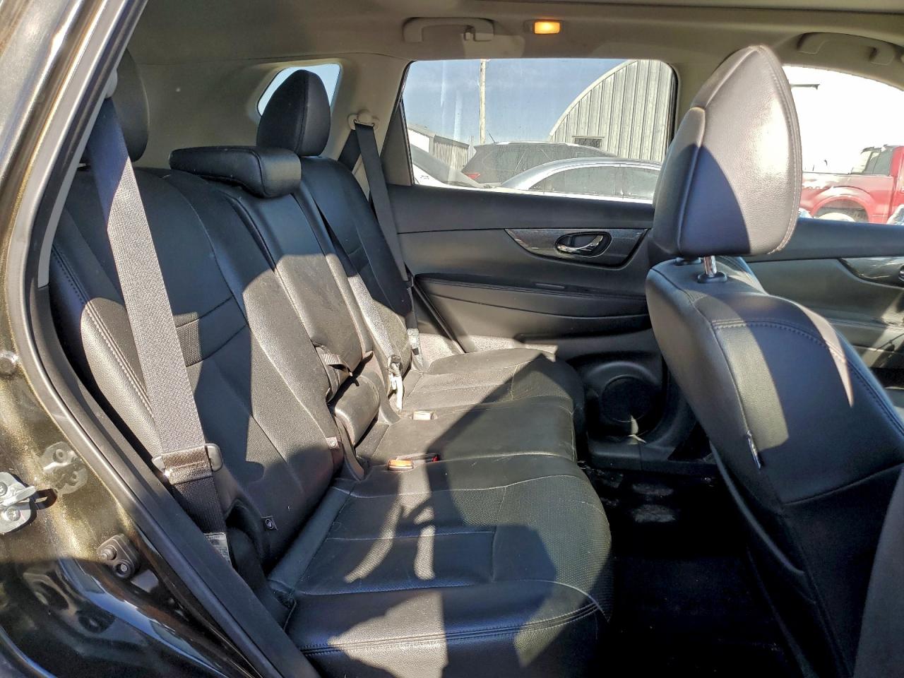 2016 NISSAN ROGUE S photo 19