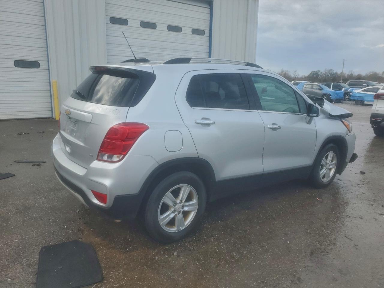 2017 CHEVROLET TRAX 1LT photo 5