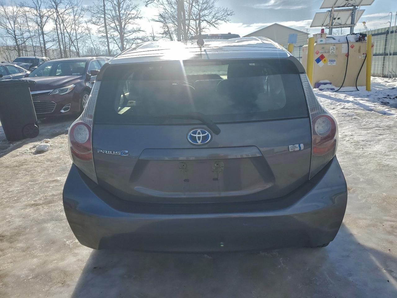 2012 TOYOTA PRIUS C photo 6