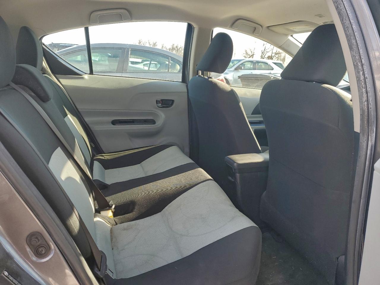 2012 TOYOTA PRIUS C photo 10