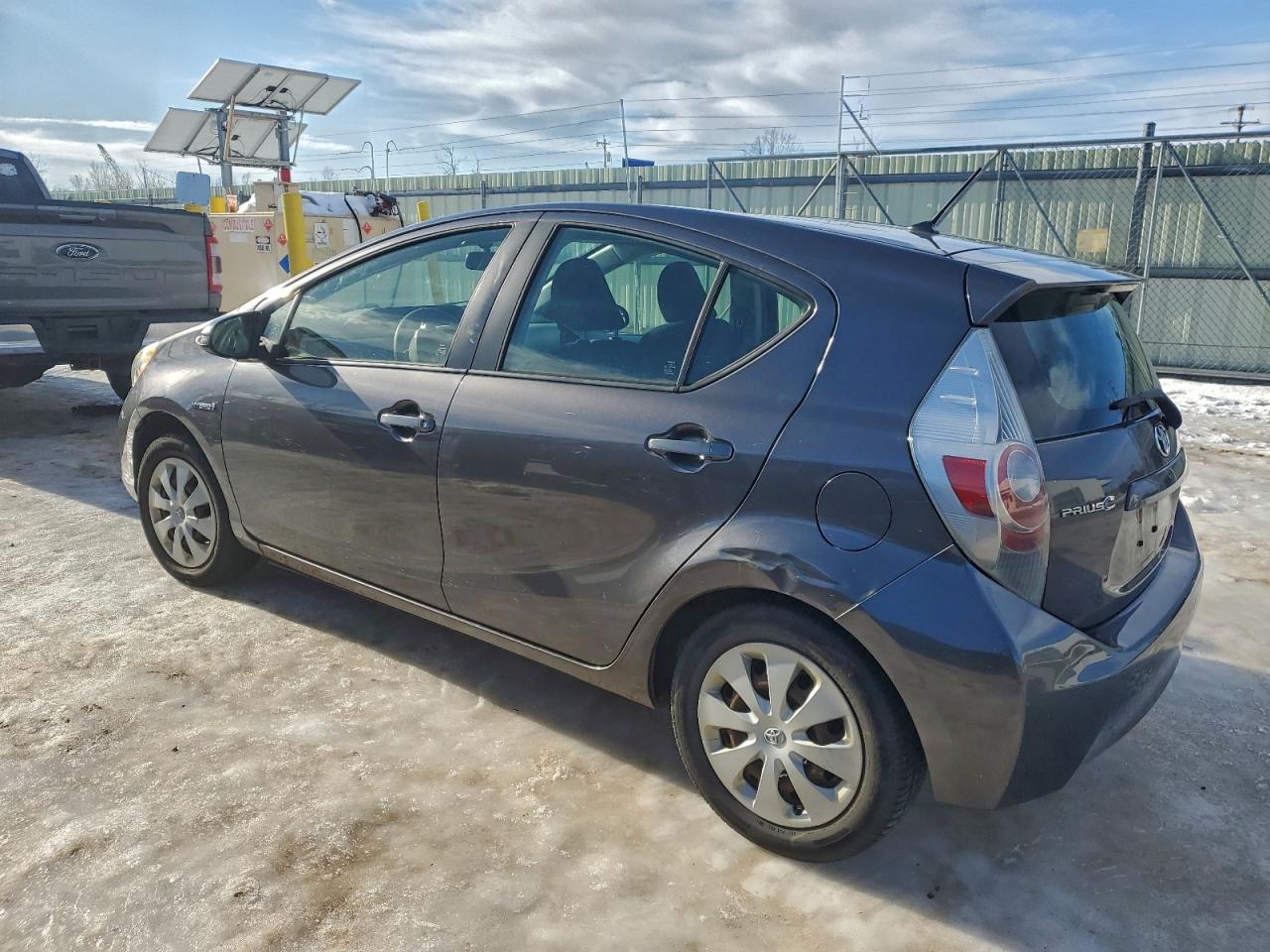 2012 TOYOTA PRIUS C photo 2