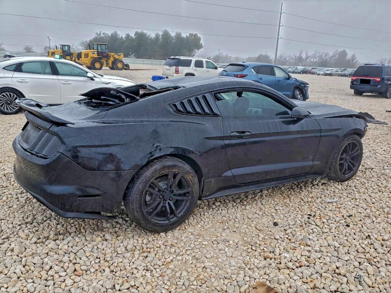 2015 FORD MUSTANG photo 3