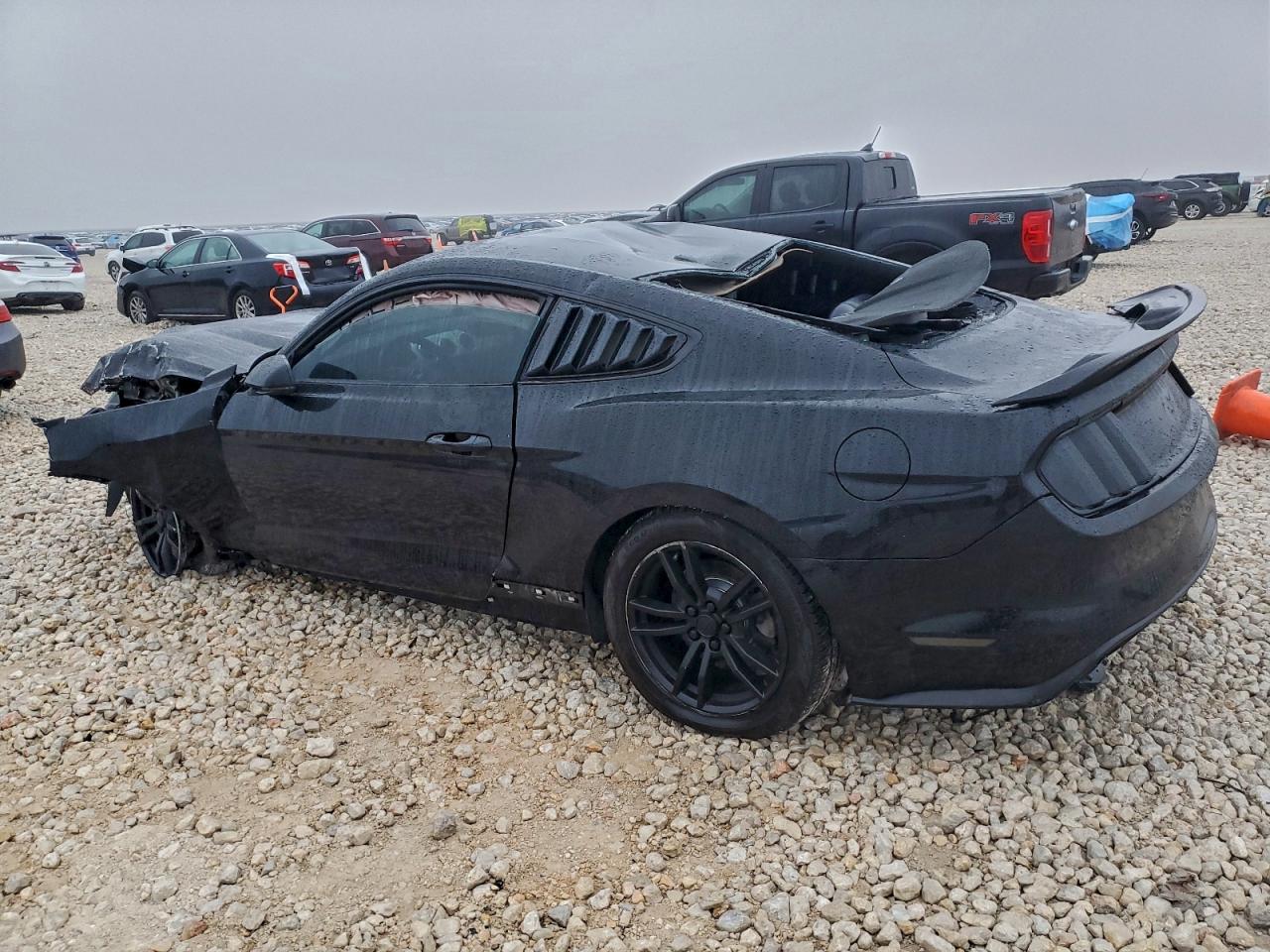 2015 FORD MUSTANG photo 2