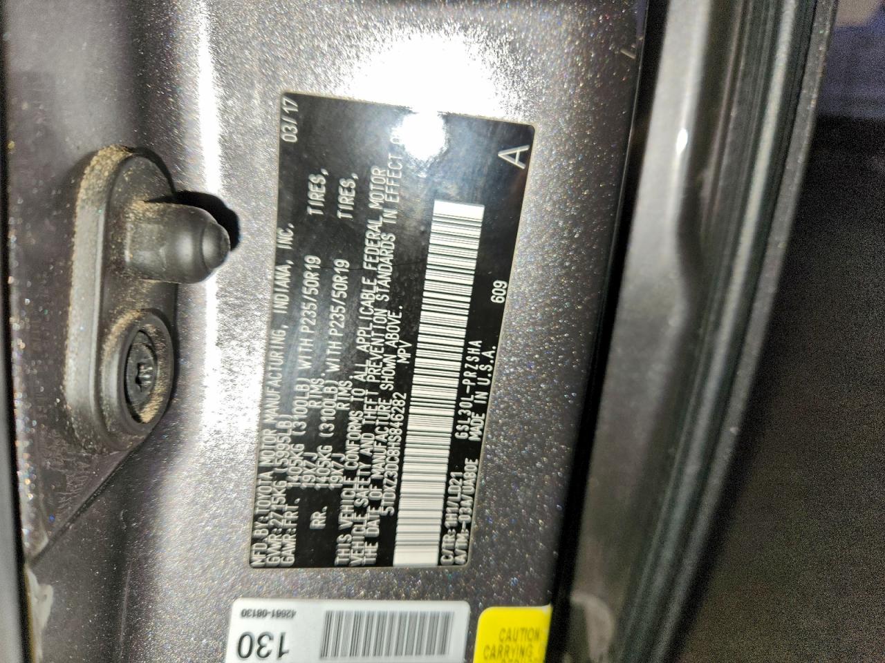 2017 TOYOTA SIENNA SE photo 13