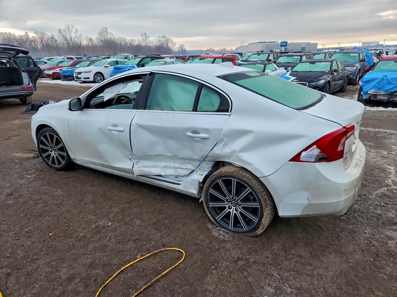 2014 VOLVO S60 T5 photo 2