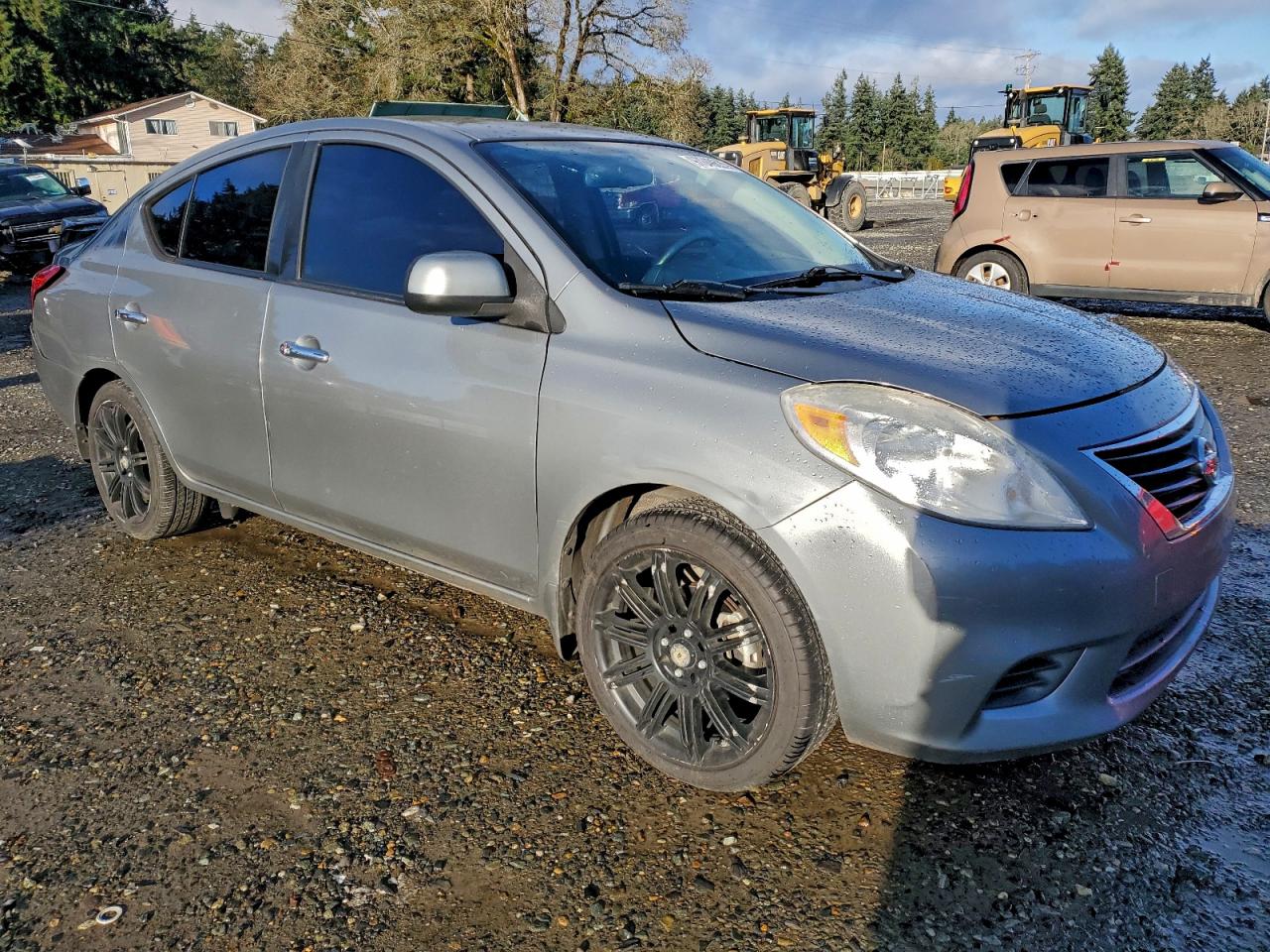 2014 NISSAN VERSA S photo 7