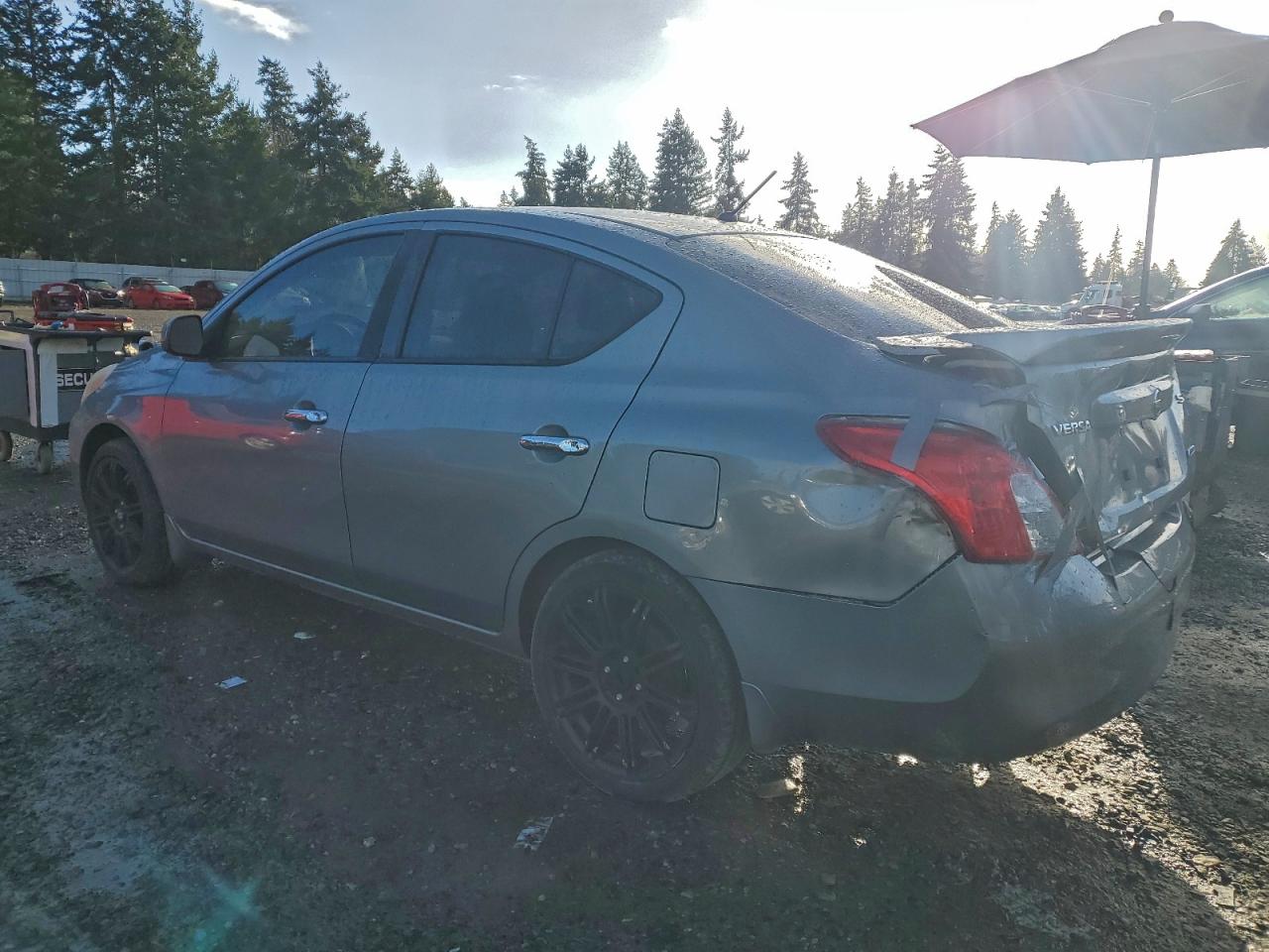2014 NISSAN VERSA S photo 3