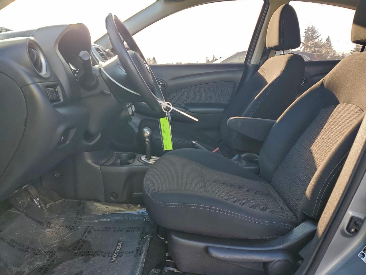 2014 NISSAN VERSA S photo 13