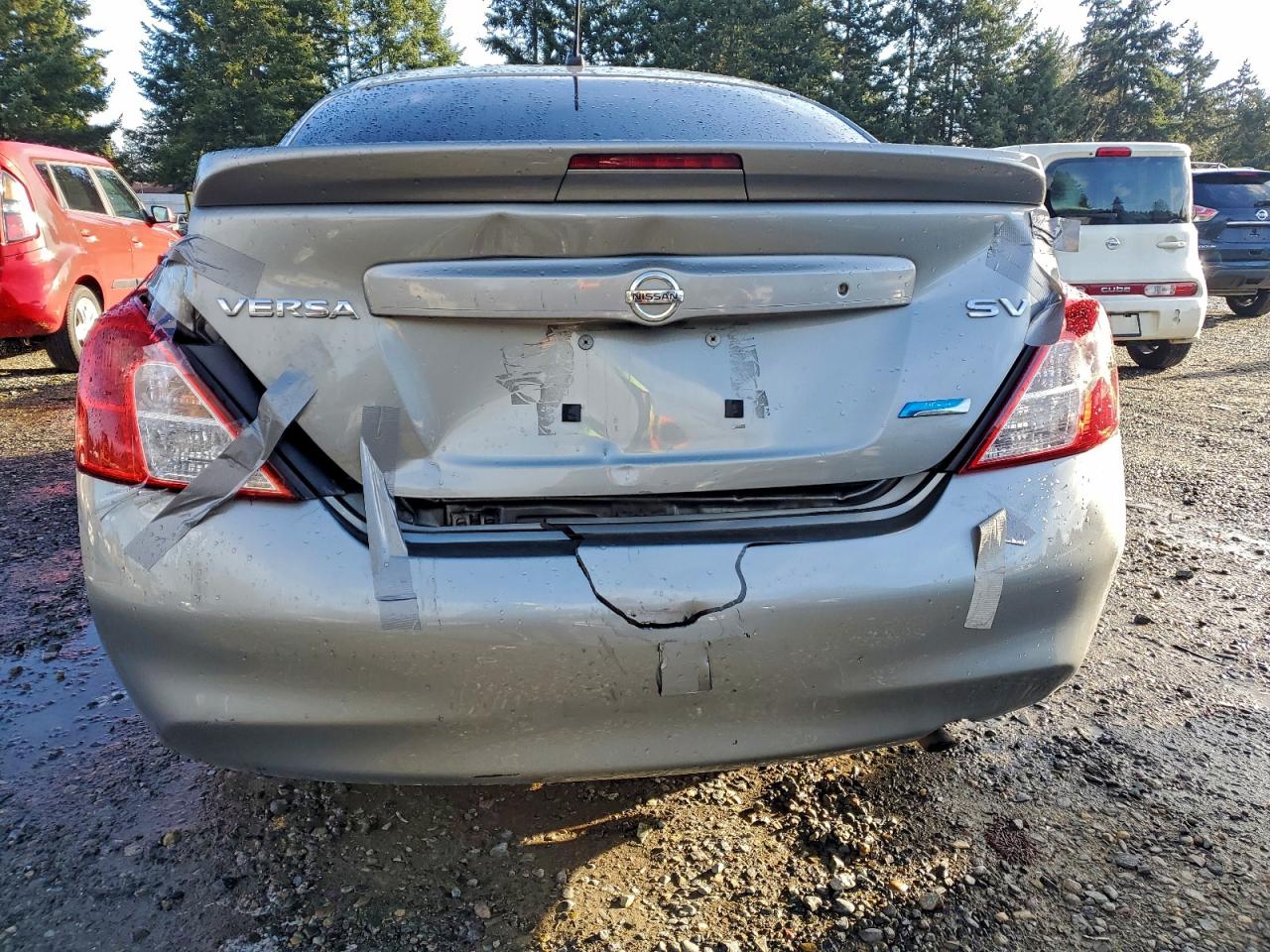 2014 NISSAN VERSA S photo 11