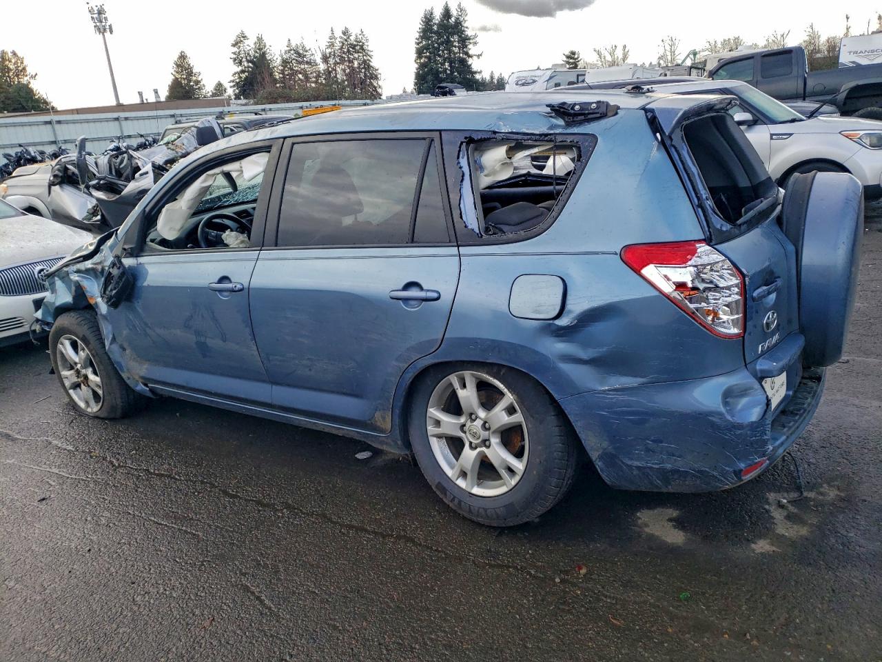 2011 TOYOTA RAV4 photo 2