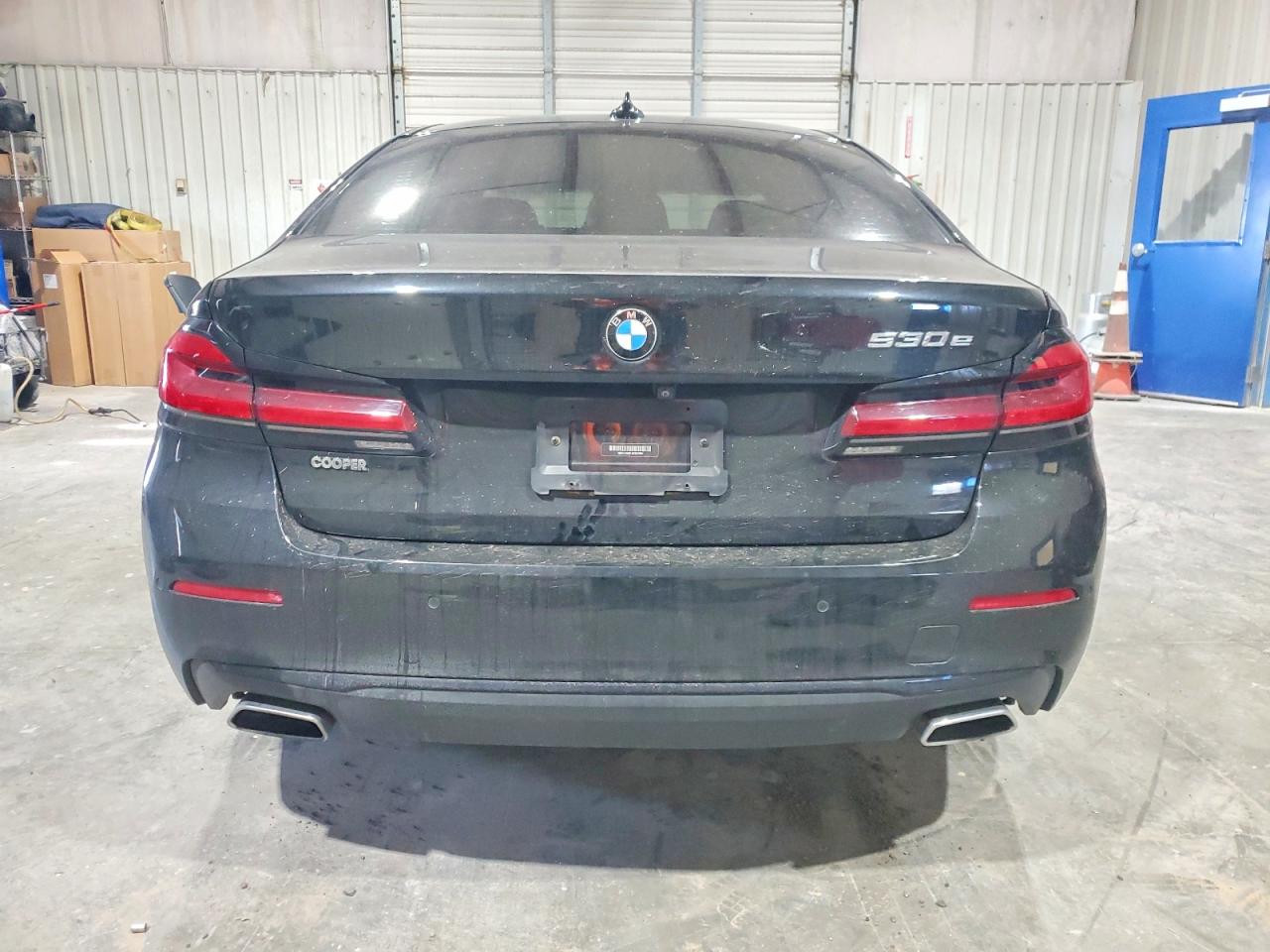 2021 BMW 530E photo 11
