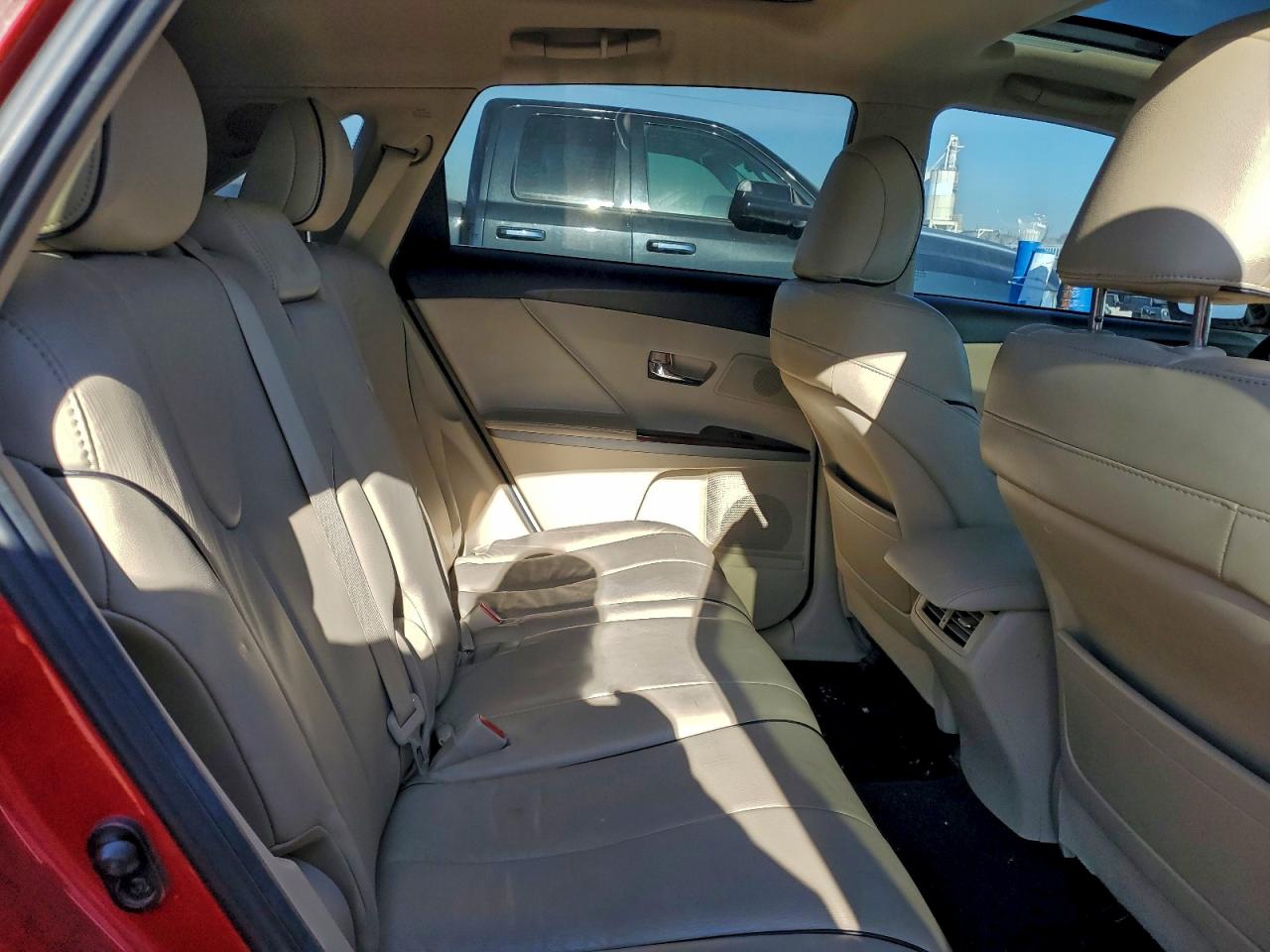 2010 TOYOTA VENZA photo 21