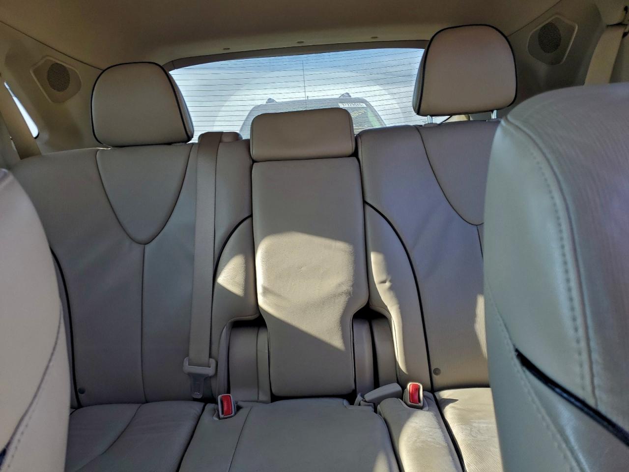 2010 TOYOTA VENZA photo 19